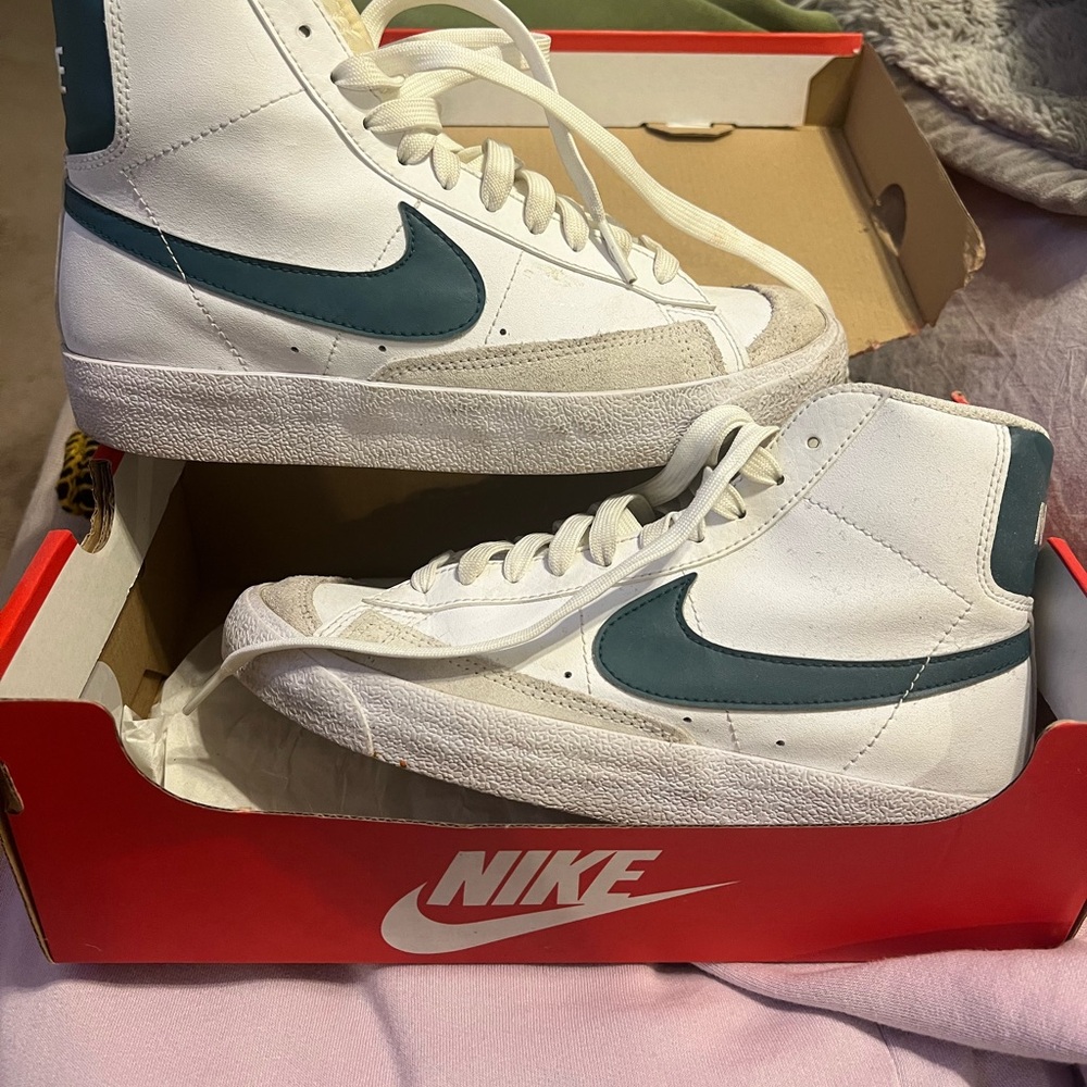 Nike White and Green Blazer
